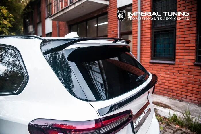 BMW X5 G05 Imperial Conrad II Alpine white — индивидуальный проект с черными глянцевыми акцентами