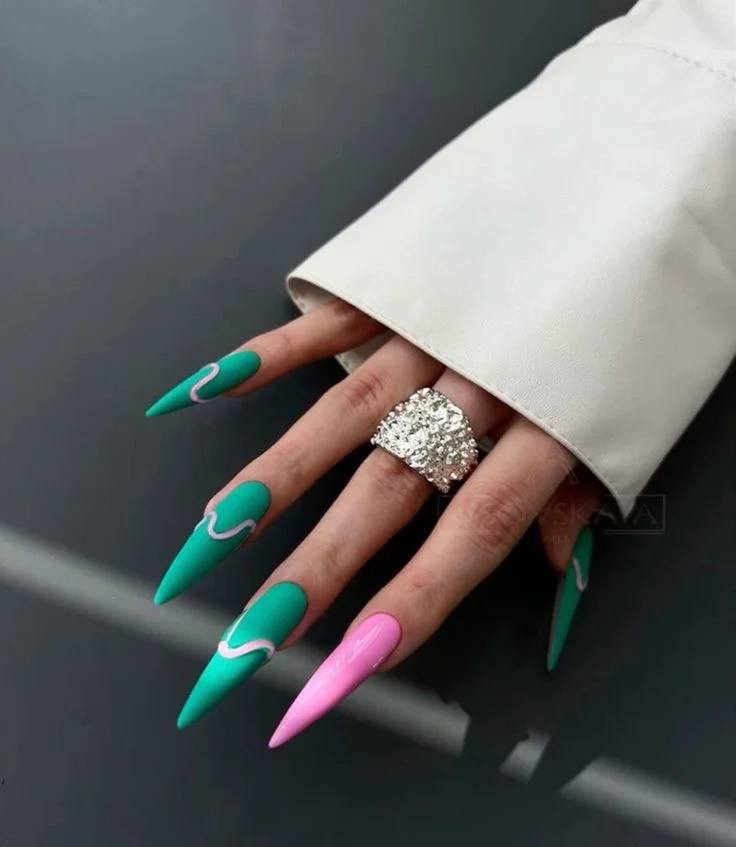 Длинные ногти: топ-10 самых эффектных дизайнов