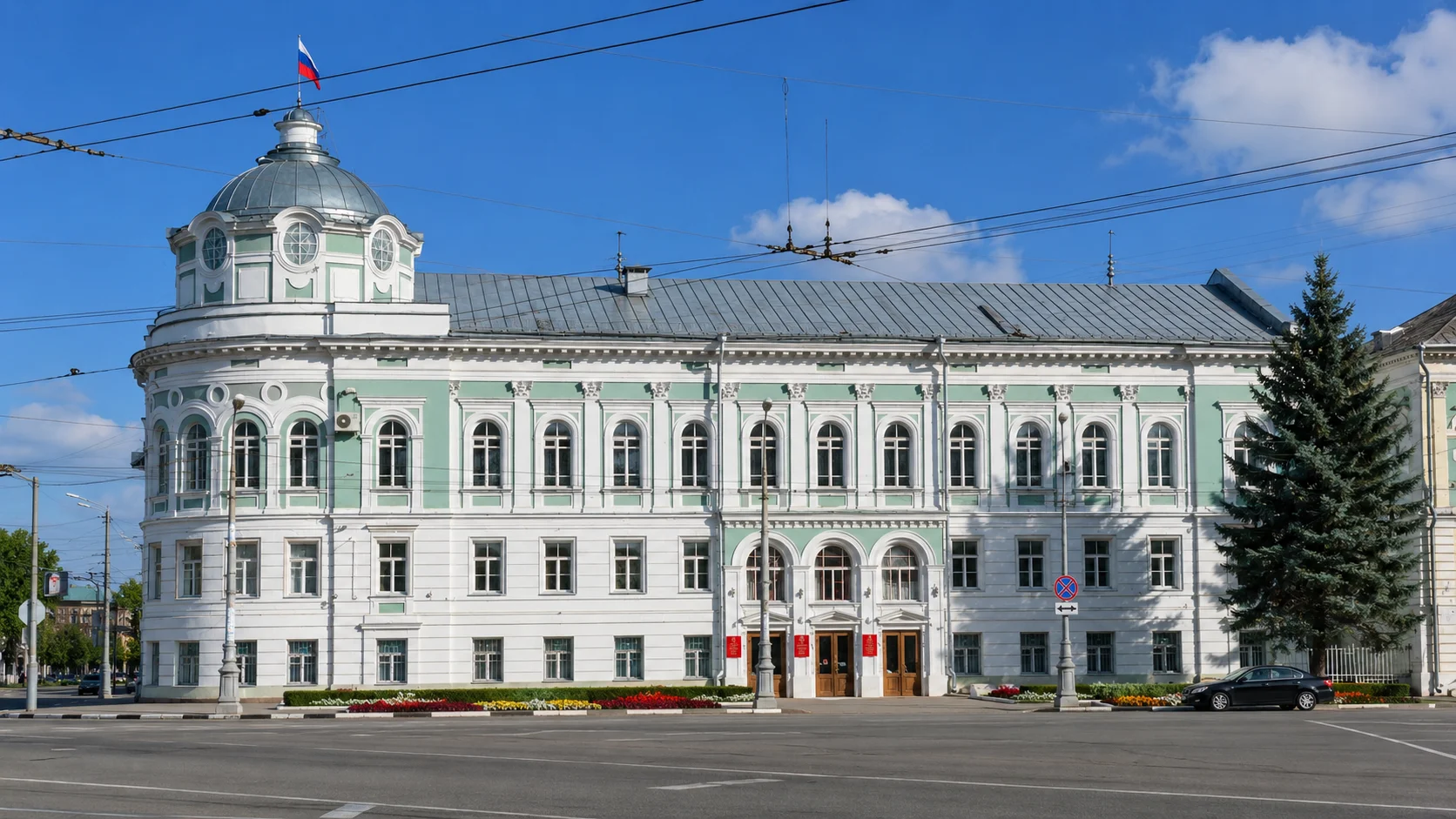 Современное здание Министерства финансов Тверской области