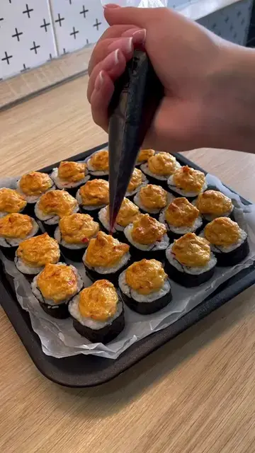 Превью видео с запечёнными роллами