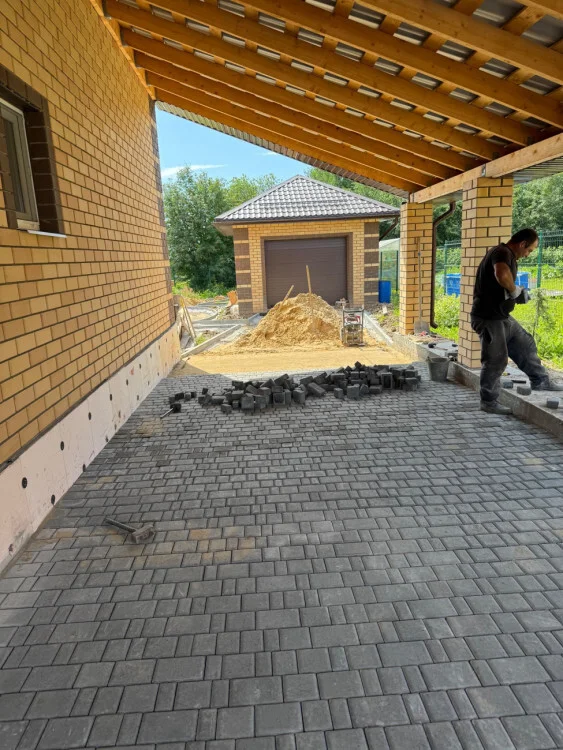 Укладка тротуарной плитки