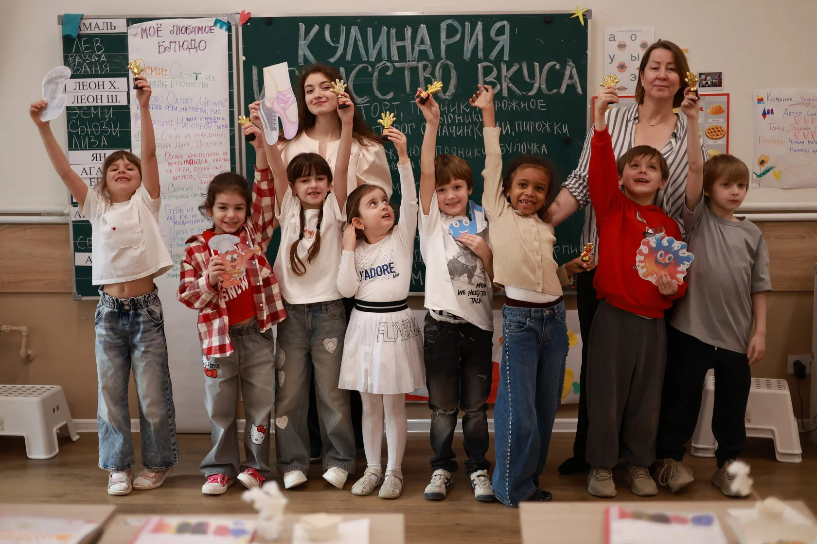 Семья на школьном событии
