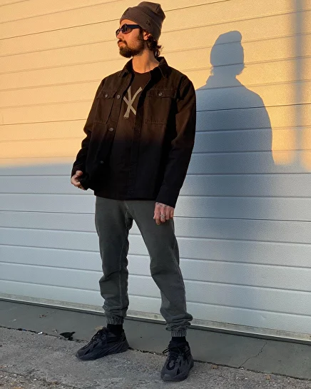 Adidas Yeezy Boost 700 V2 Vanta 100