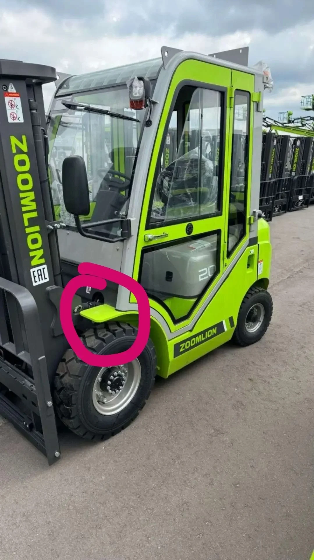 Где находится номер рамы вилочного погрузчика Zoomlion