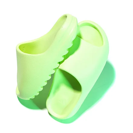 YEEZY SLIDE