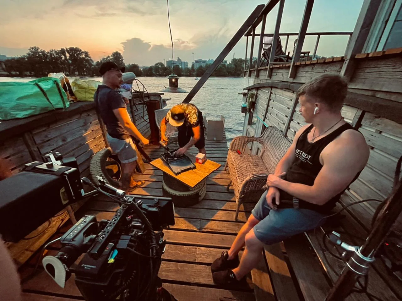 Фото со съёмок дебаркадера