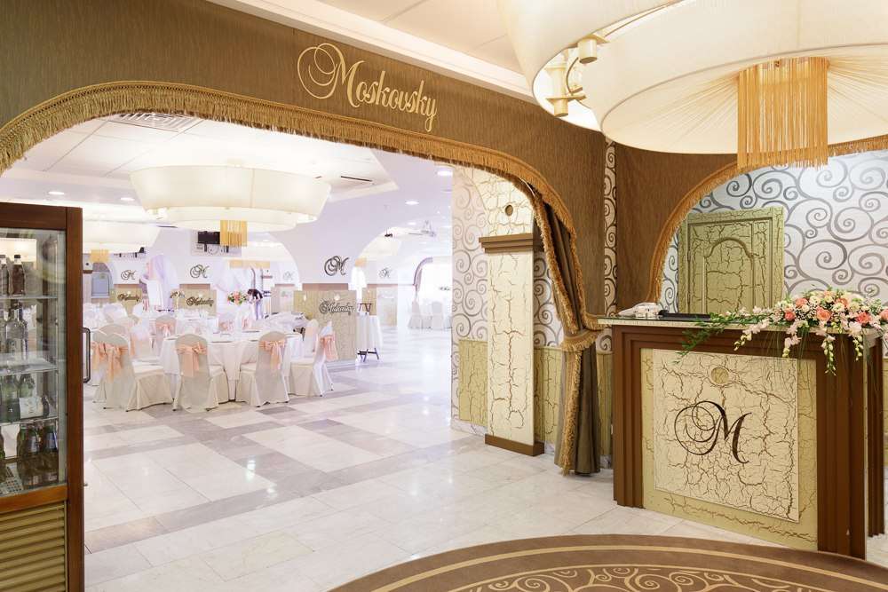 Qaynona uxlayotganda, kuyovi u bilan jinsiy aloqada boladi. Porno yogli va sochli eski