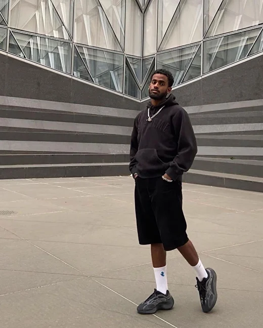 Yeezy sales 700 glow