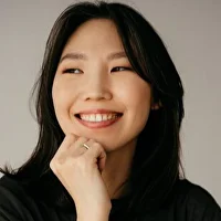 Анна Захарова