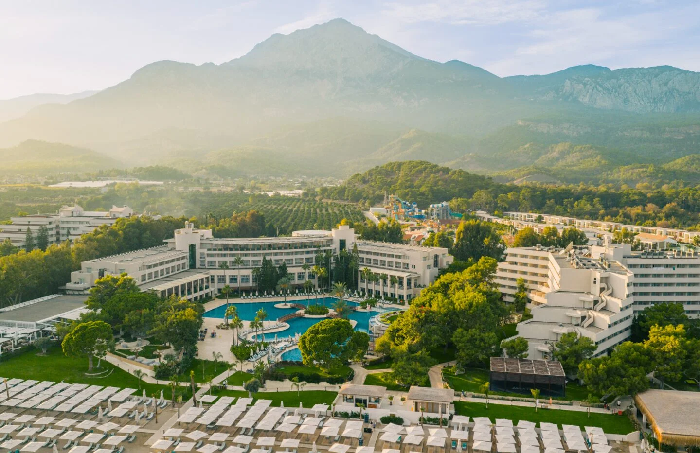 Rixos Premium Tekirova 5 звёзд, сосновый лес у горы Тахталы и море, Текирова