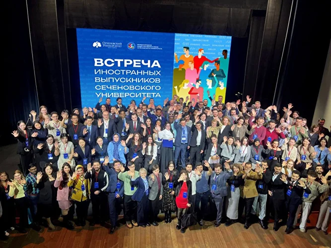International alumni of Sechenov University at a society meeting