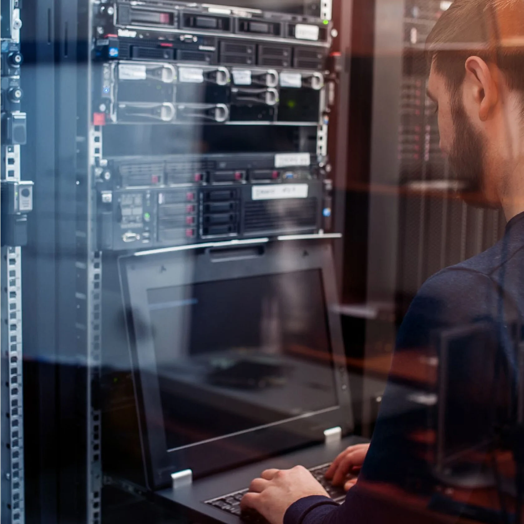 Распределенная архитектура в ИБП: почему это надежнее, чем один мощный блок?