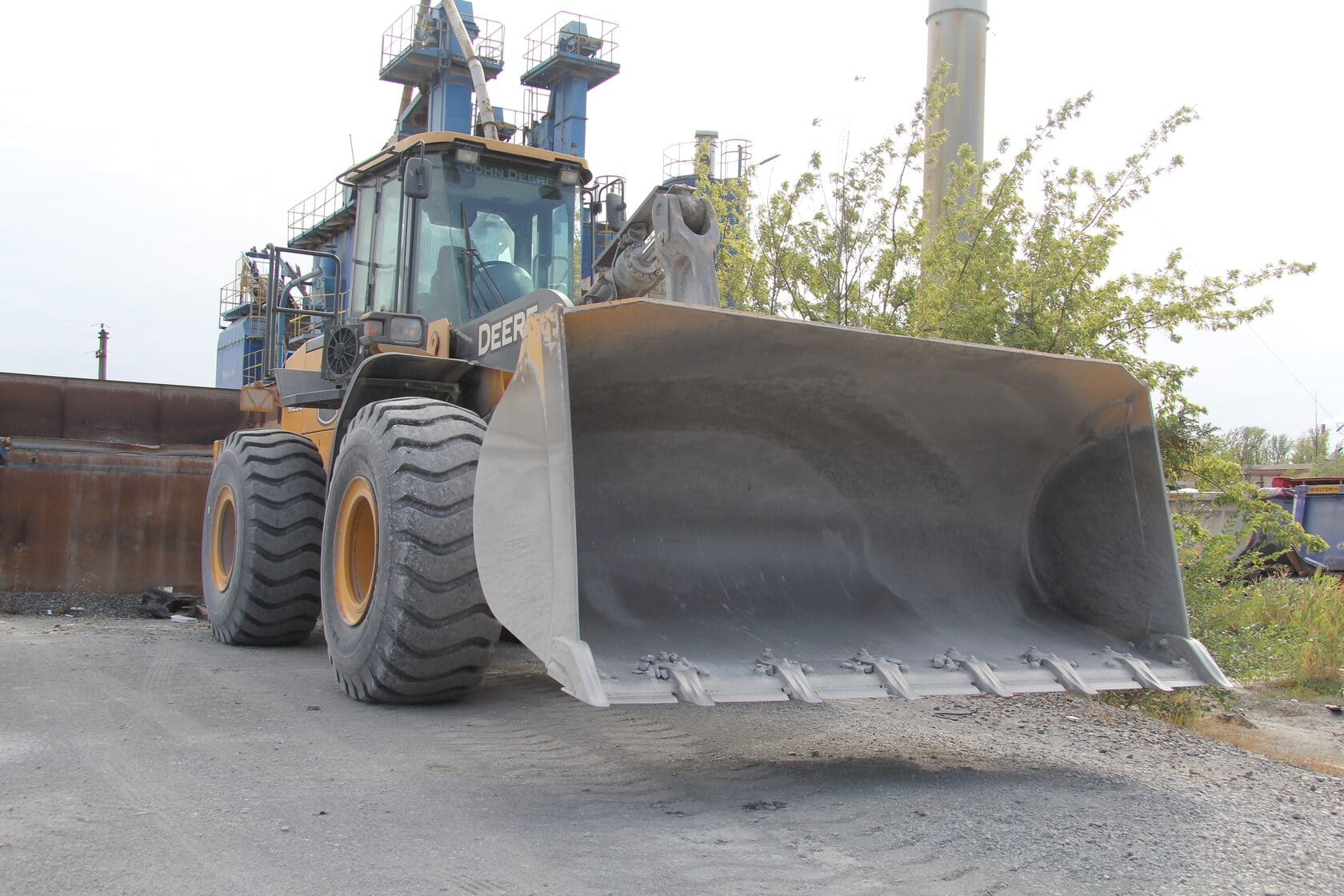 Экскаватор-погрузчик John Deere