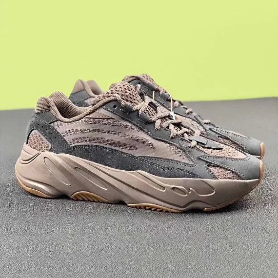 Yeezy 700 2024 mauve precio