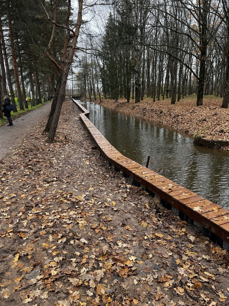 Ручей на курортном объекте — после укрепления