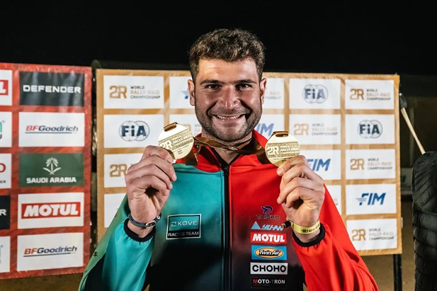 KOVE одерживает две победы подряд на этапе Dakar R2