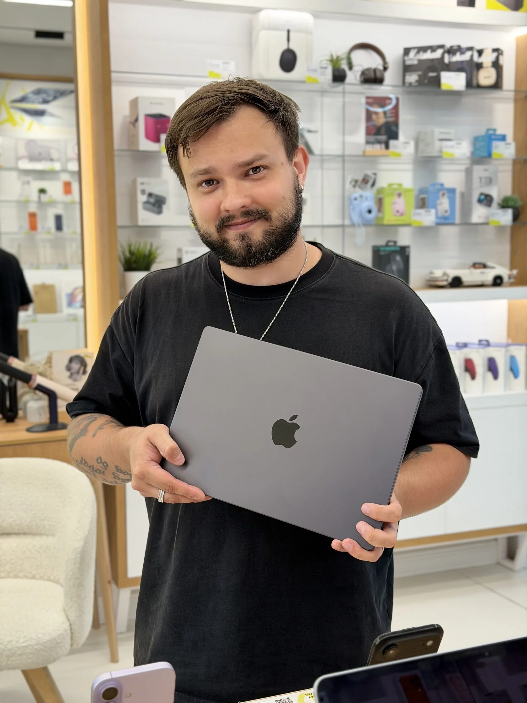 Консультация по выбору MacBook в магазине Просервис в Сургуте