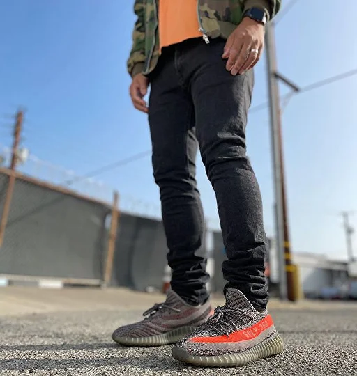 Купить Adidas Yeezy Boost 350 V2 Beluga Reflective - 100% оригинал