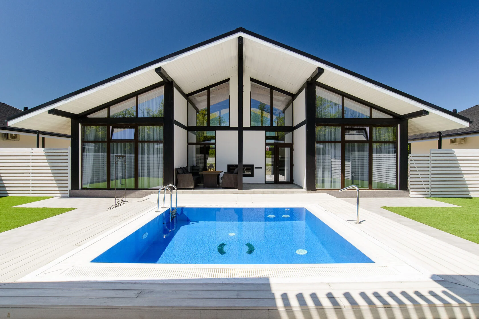 Telegram Bot на экране смартфона