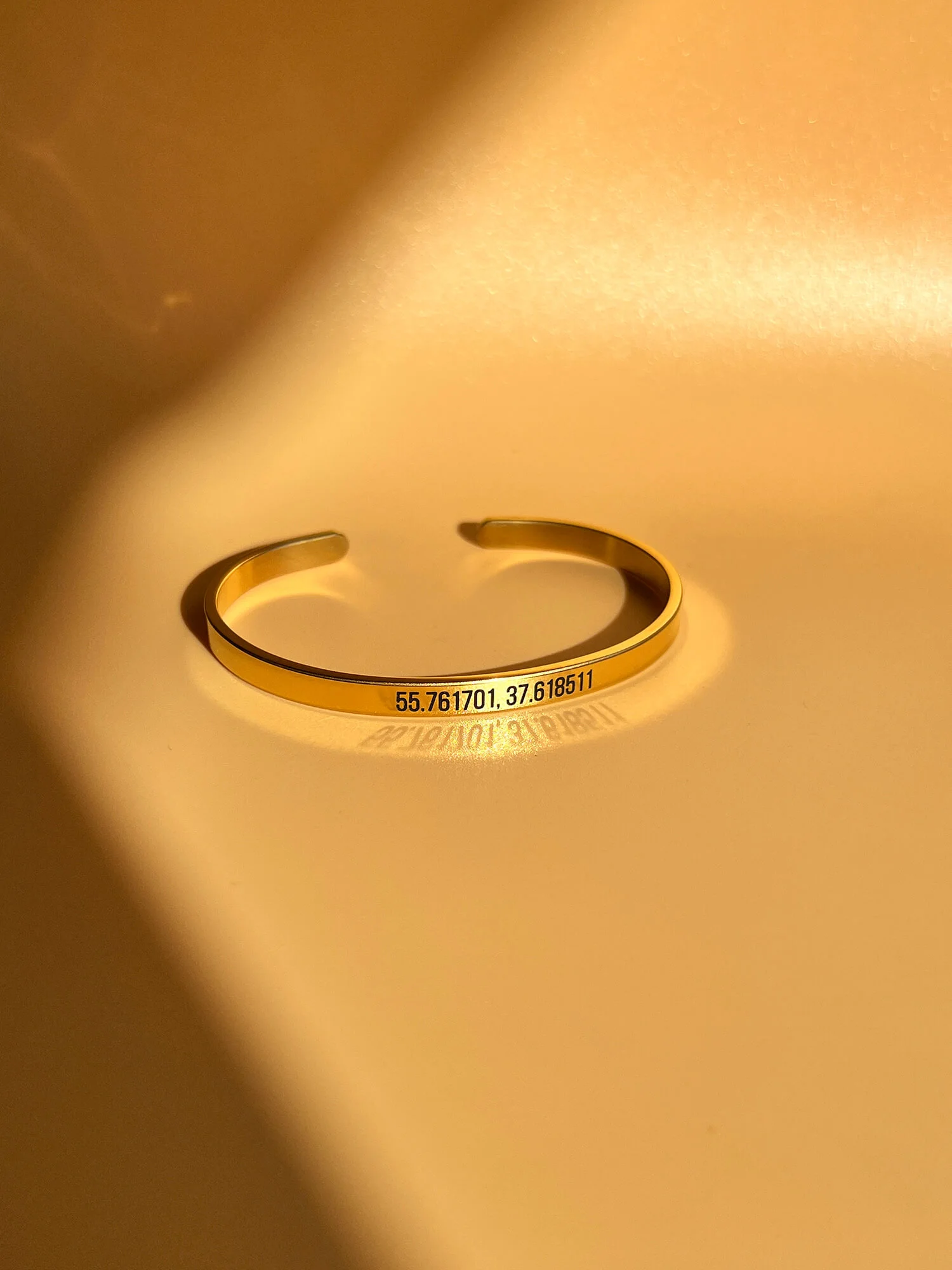 Жетон с гравировкой глаз