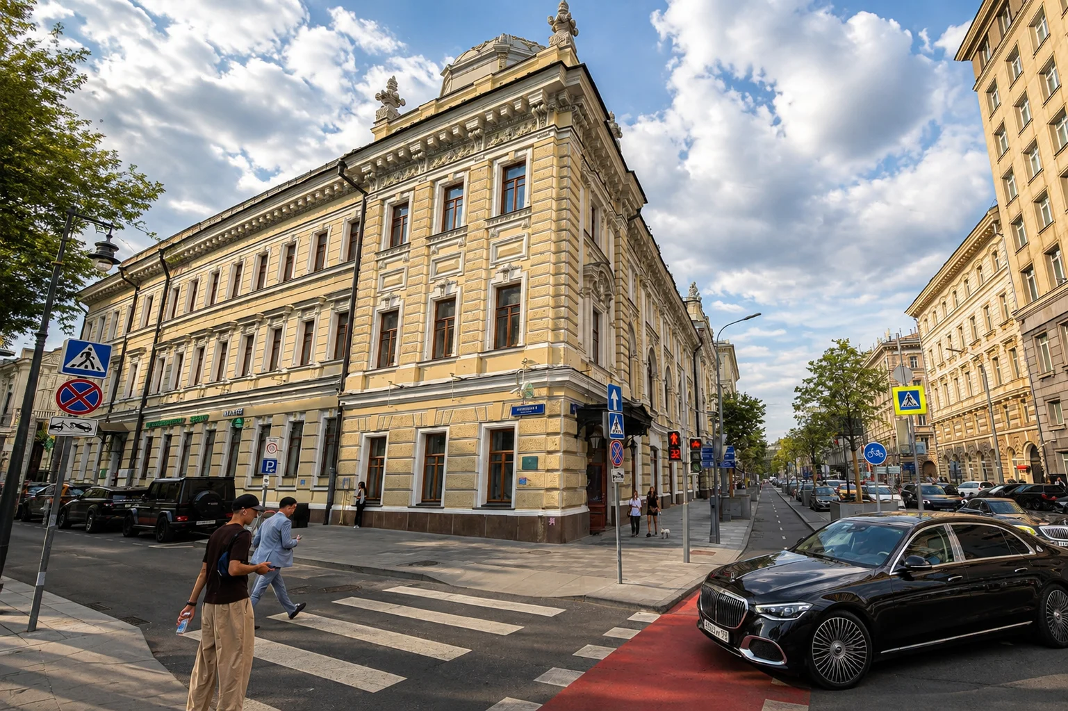 Улица Неглинная рядом с объектом