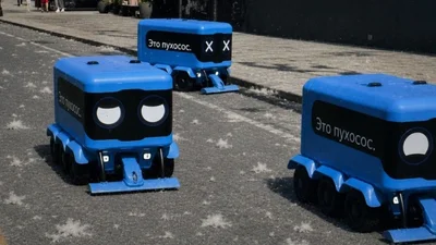 Вымышленные роботы-пухососы на московской улице — кадр из ролика агентства Out Digital