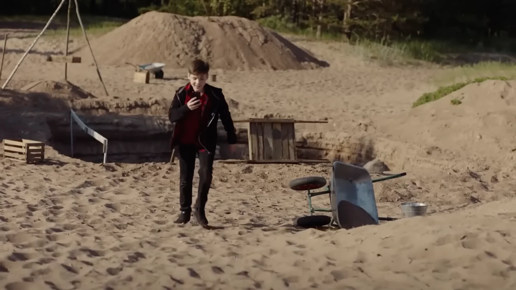 Егор у раскопа