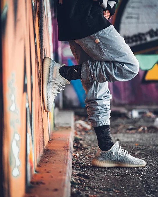 Adidas yeezy boost 350 bianche e blu scuro outlet