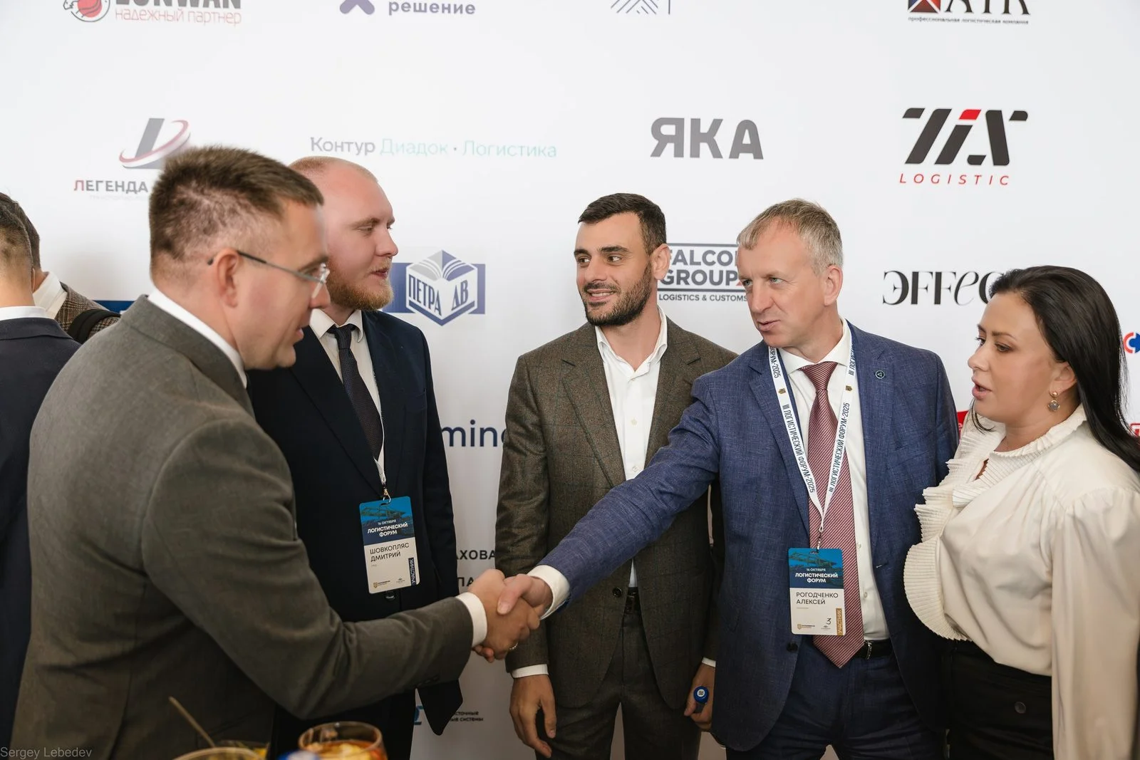 Деловые контакты на форуме